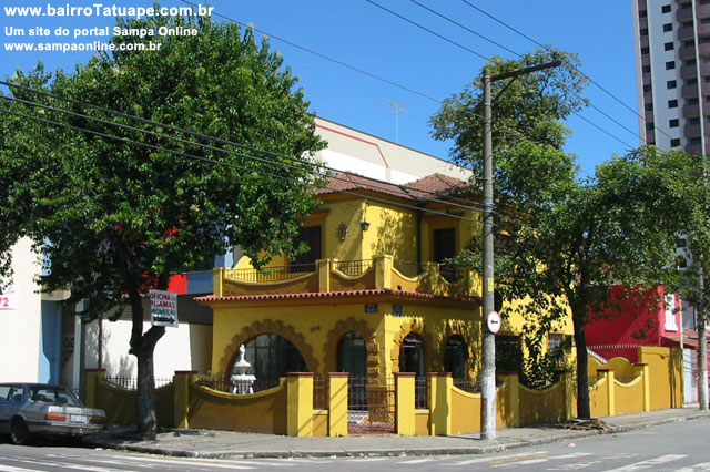 Rua Tuiti esquina com a Rua Padre Antonio de S