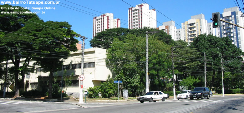 Praa Jos Moreno vista da Av. Celso Garcia